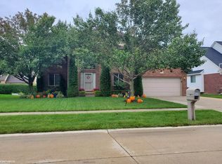 32787 Kathleen Dr, Chesterfield, MI 48047