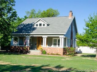 902 S 17th St, Chickasha, OK 73018