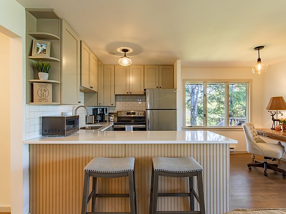 2nd image of 465 Aspen Dr APT 3
