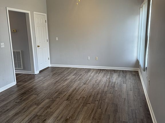 5th image of 3109 W Walnut St APT 2