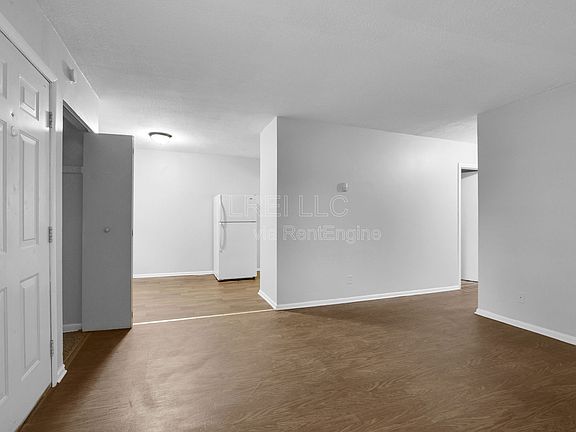 4th image of 205 Poplar Level Ct #205