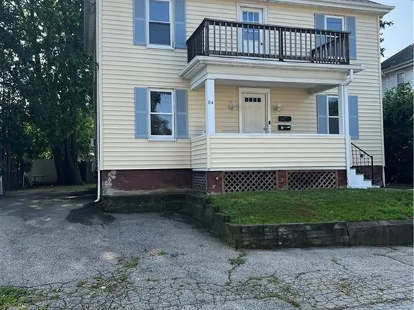 84 Summer St, Cranston, RI 02910