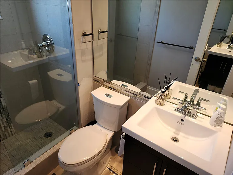 301 Cambridge Rd #301 — Photo 23