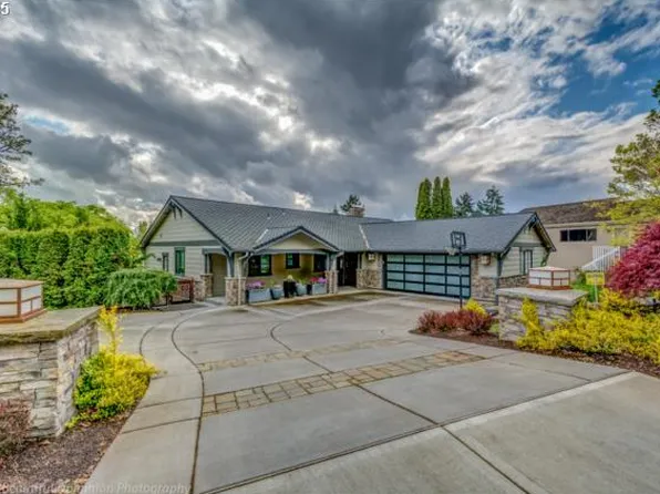 8612 NW Lakecrest Ct, Vancouver, WA 98665