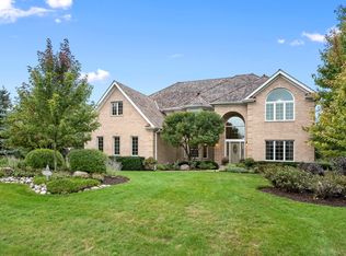 6 Piermont Dr, North Barrington, IL 60010