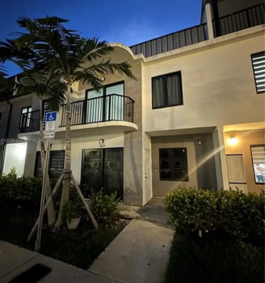 26124 SW 145th Ct — Photo 3
