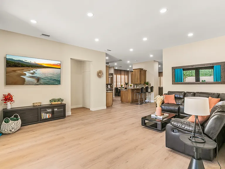 6635 Ben Ave — Photo 19