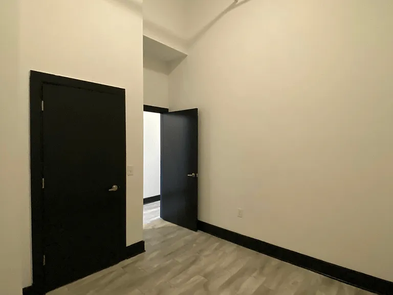 Pilot Place — Photo 36