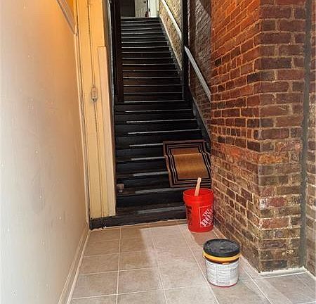 3rd image of 138 Edgewood Ave NE