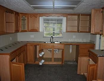 2nd image of 1702 S Lithia Pinecrest Rd