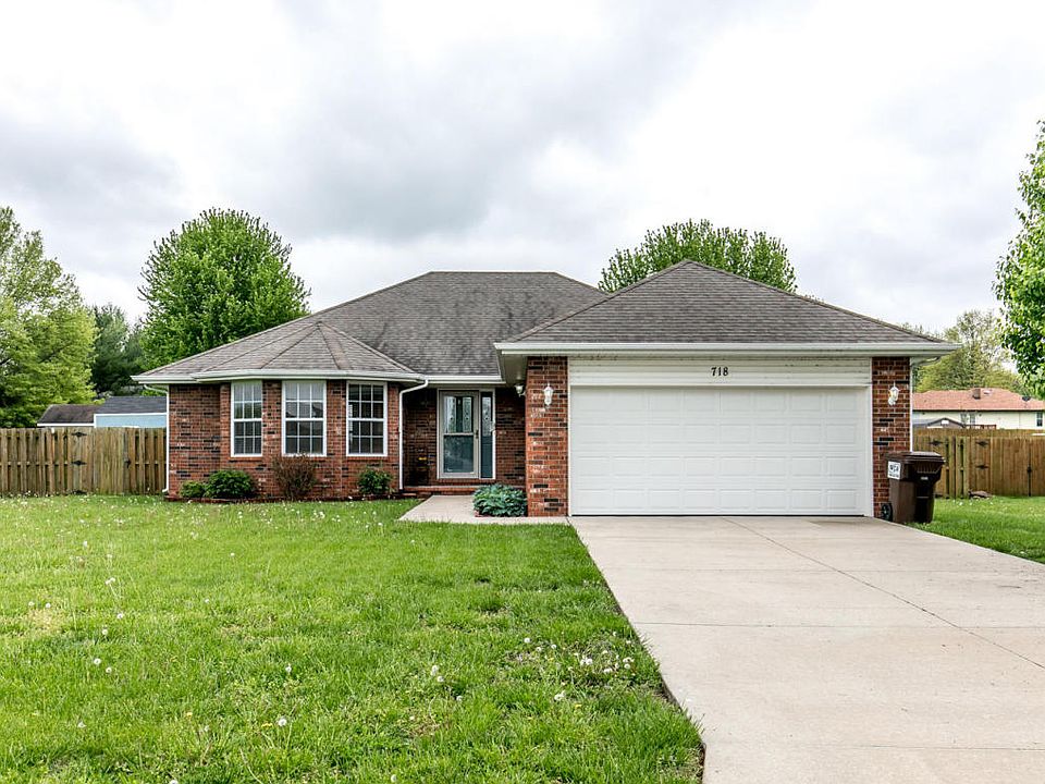 1st image of 718 Sidney Ln