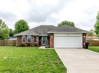 718 Sidney Ln, Willard, MO 65781