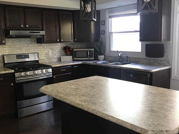 3rd image of 71 Brockmoore Dr