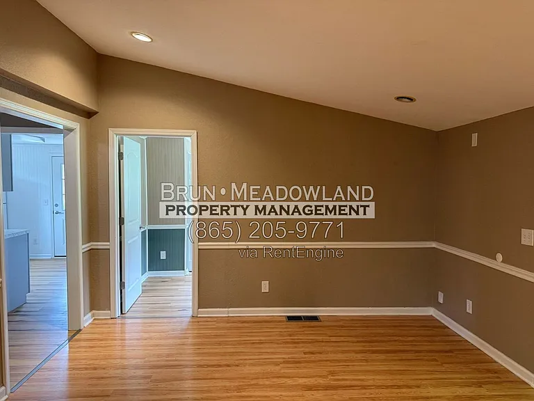 2250 Woodby Ln — Photo 12