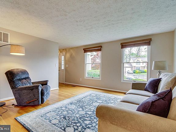 3rd image of 5510 Yellow Rail Ct