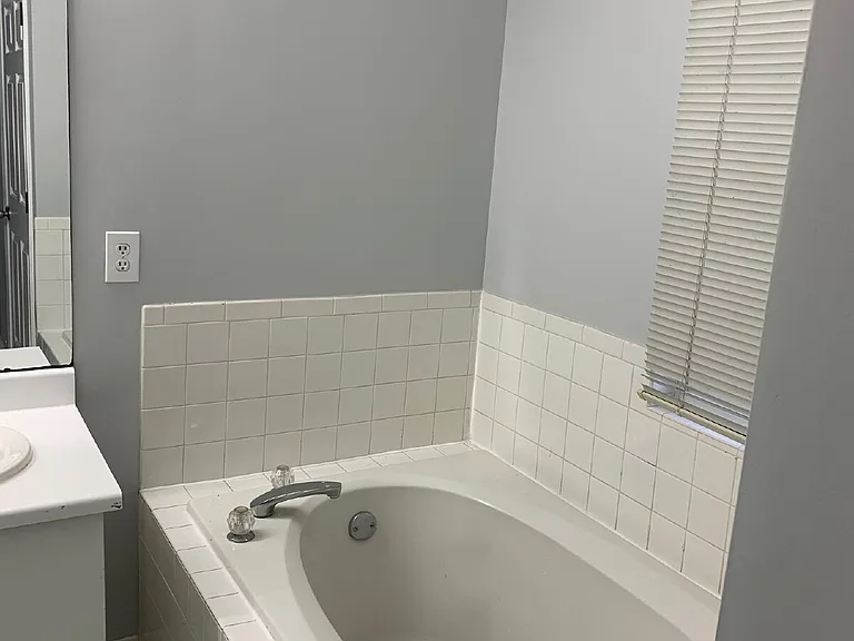 402 Harvest Ln — Photo 16
