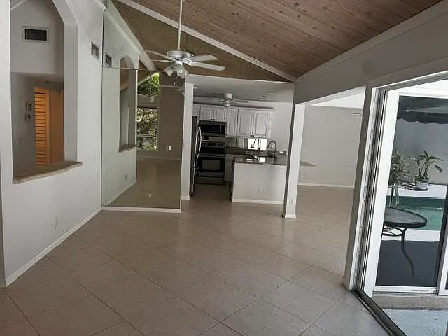 112 E Coral Fish Ln — Photo 17