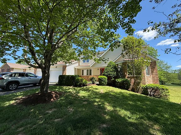 2nd image of 136 Bonnie Brae Rd