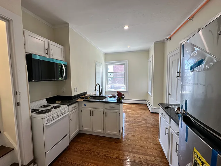 440 Newtonville Ave #3 — Photo 2