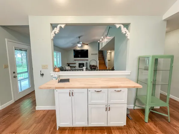 3513 W Village Rd, La Porte, IN 46350