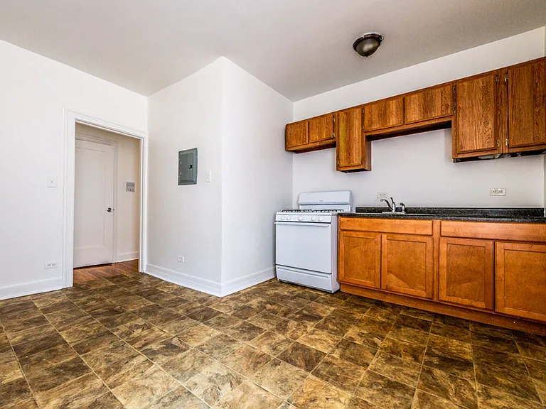 8101 S Drexel — Photo 20