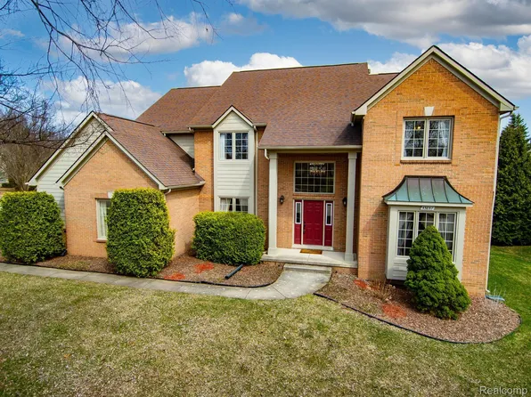 45857 Ashford Cir, Novi, MI 48374