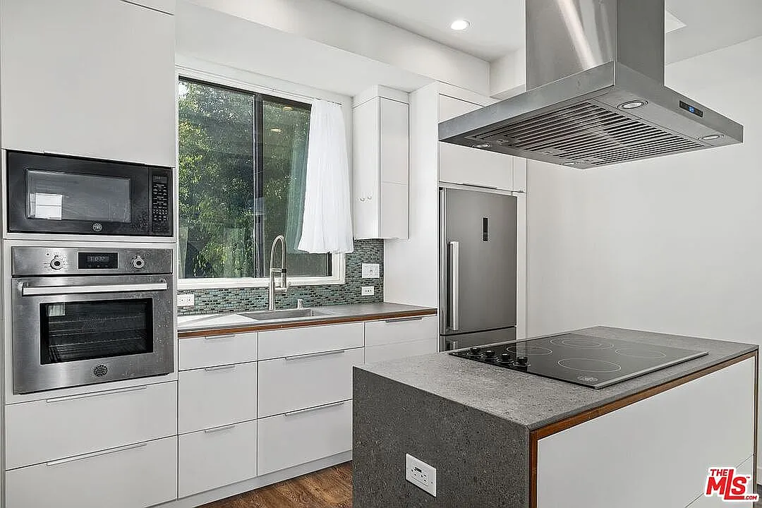 3 bed, 2616 sqft, $6,100 — Photo 4