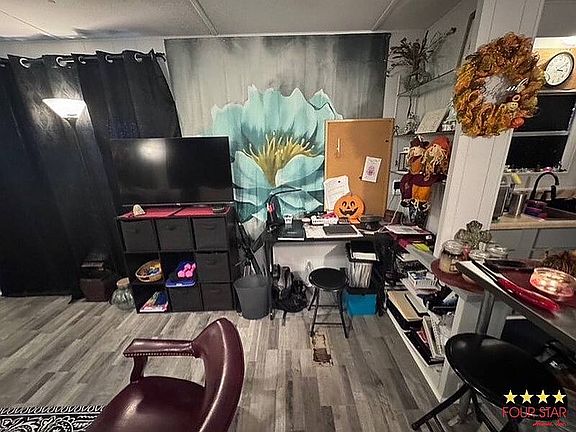 4th image of 227 Colburn Dr