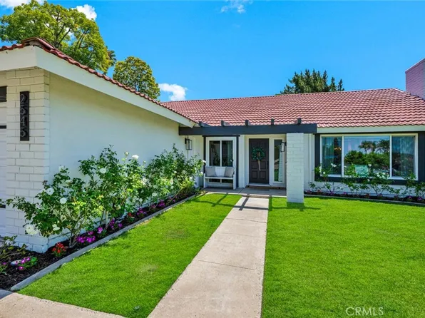 2545 N Robinhood Pl, Orange, CA 92867