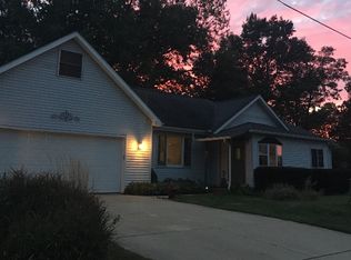 70270 Beach Dr, Edwardsburg, MI 49112