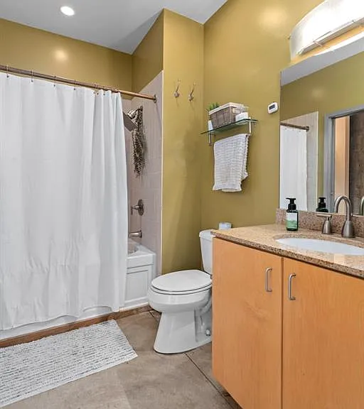 2323 Locust St #308 — Photo 43
