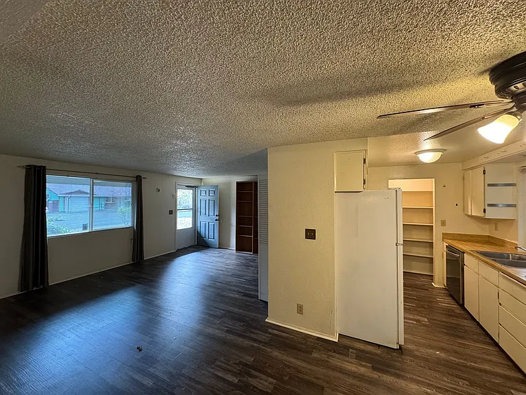 3940 Burlwood St — Photo 5