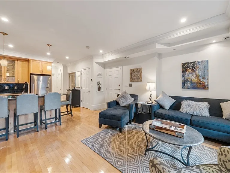 349 Marlborough St #1 — Photo 8