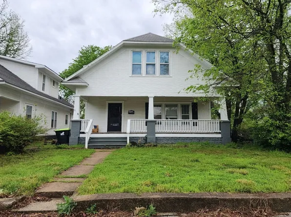 1227 W Austin St, Webb City, MO 64870