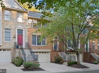 11435 Hollowstone Dr, Rockville, MD 20852