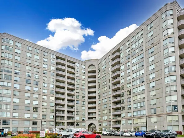 9015 Leslie St #Lph11, Richmond Hill, ON L4B 4J8