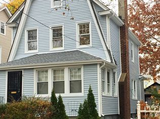 10427 205th St, Saint Albans, NY 11412