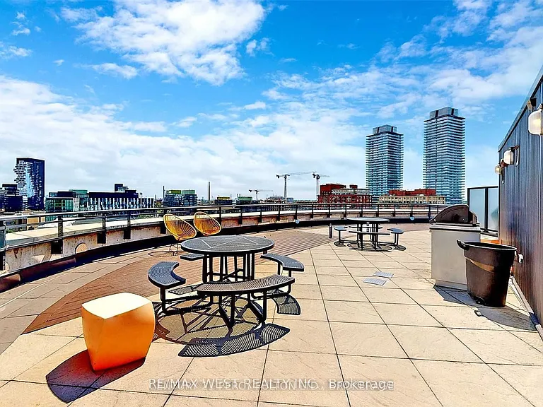 90 Trinity St #610 — Photo 32