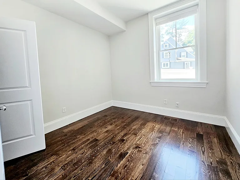 2044 Beacon St #9 — Photo 7