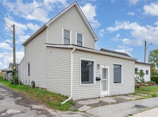 4 Robins Ave, Hamilton, ON L8H 4M6