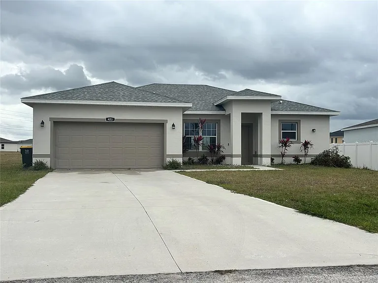 423 Churchill Ct — Photo 1