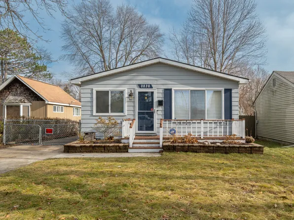 3826 Kent Rd, Royal Oak, MI 48073