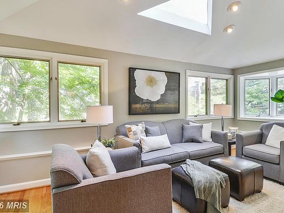 4th image of 4400 Vacation Ln