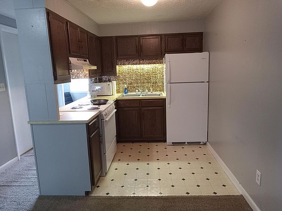 4th image of 3209 Weaver Pike #9