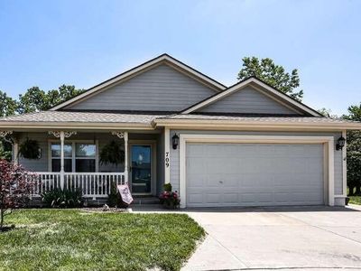 709 Sun Ct, Raymore, MO, 64083