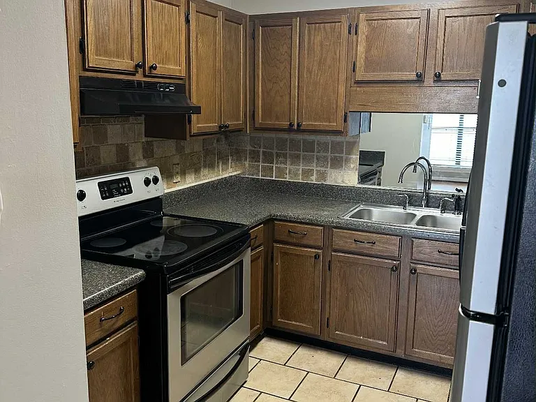 3305 Chase Ln NE #3305 — Photo 3
