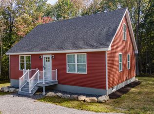 8 Oakley Ln, North Anson, ME 04958
