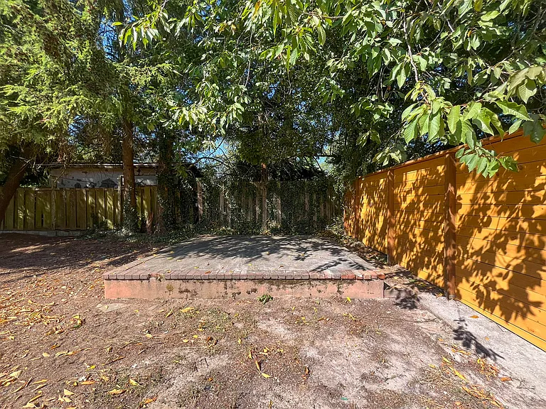315 NE 148th Ave — Photo 32