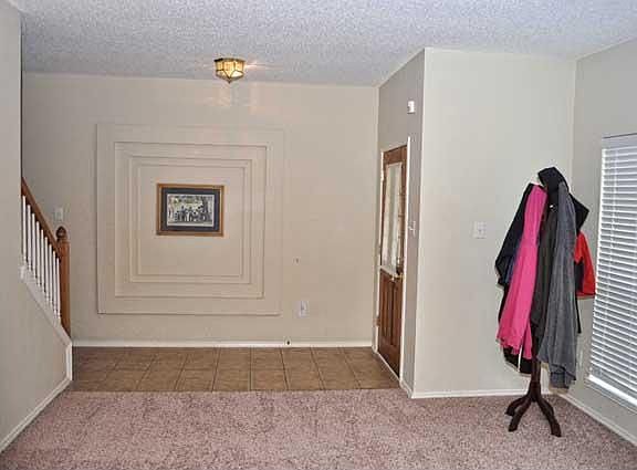 3rd image of 221 Quail Trail Ln