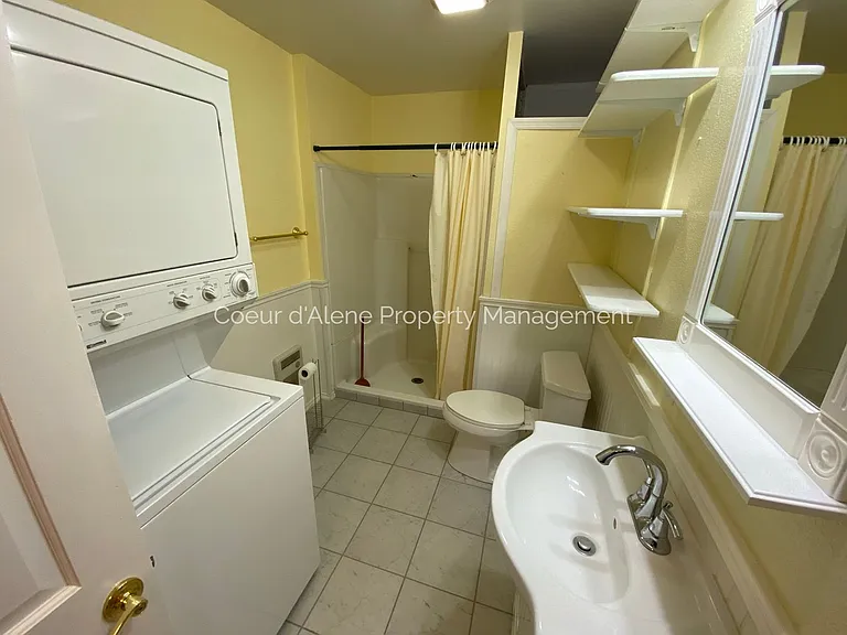 1827 E 12th Ave — Photo 14